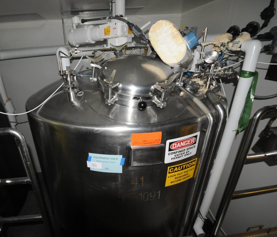 ***SOLD*** (2) used 1200 Gallon (4500 Liter) Sanitary Pharmaceutical Reactors/Fermenters. Built by JV Northwest. Shell is 316L Stainless Steel and rated 25 PSI @ 100 Deg.F.  Jacket rated 50 PSI @ 100 Deg.F. Top mounted Cleveland model 991-665, 2 HP, 1725, 230/460 volt, 3 ph motor.  6'4